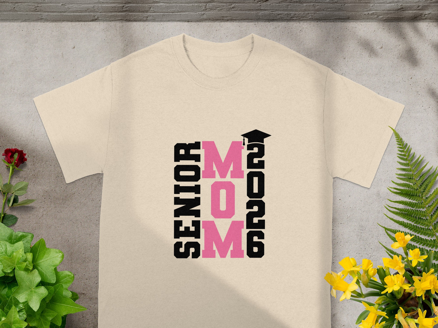 Senior Mom 2026 Graduation T-Shirt for Proud Parents