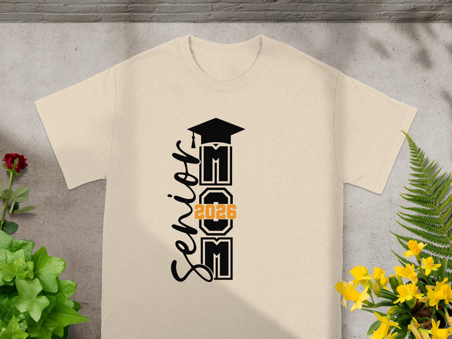 Senior Mom 2026 Graduation T-shirt for Proud Moms