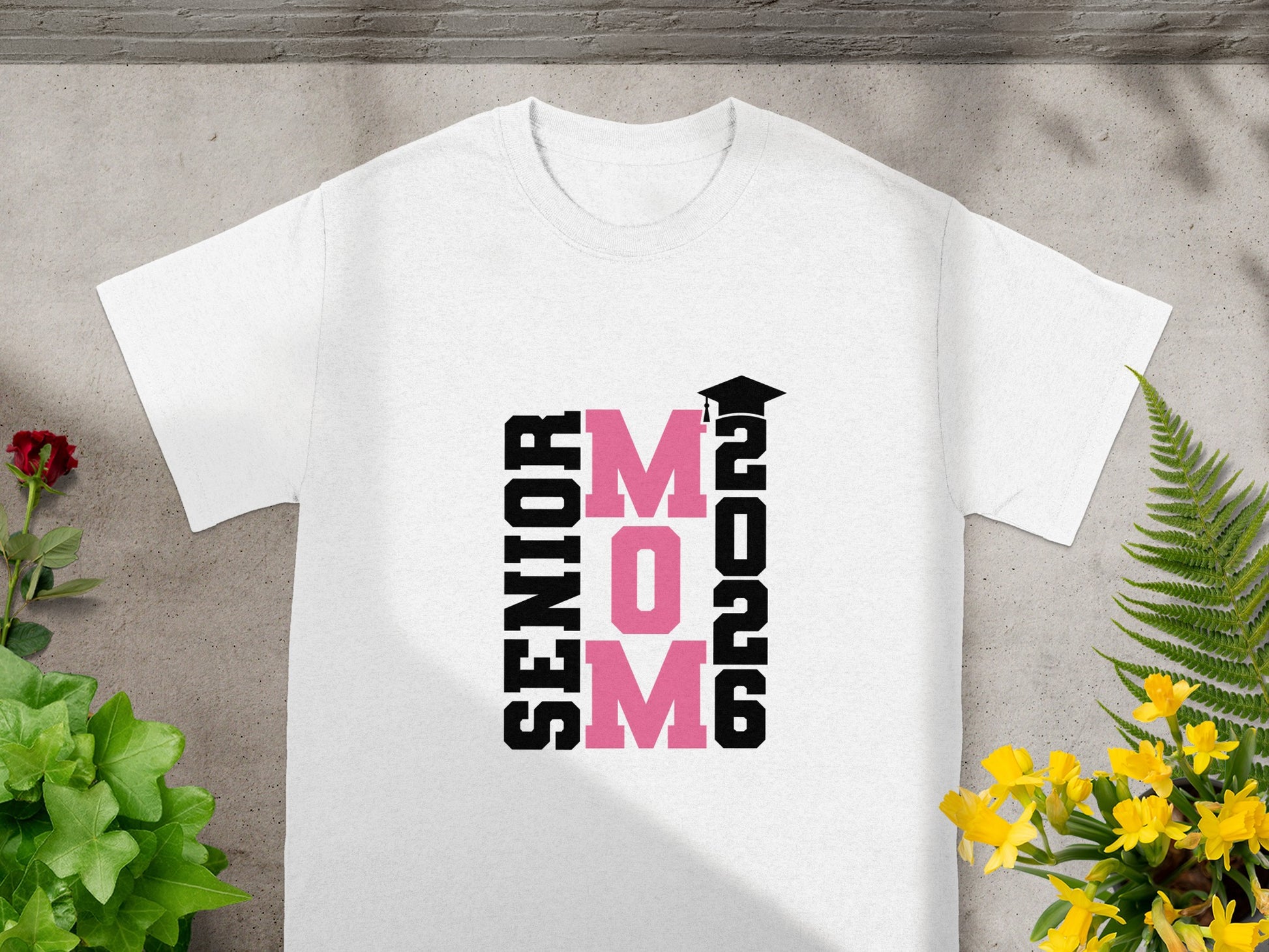 Senior Mom 2026 Graduation Gift T-Shirt
