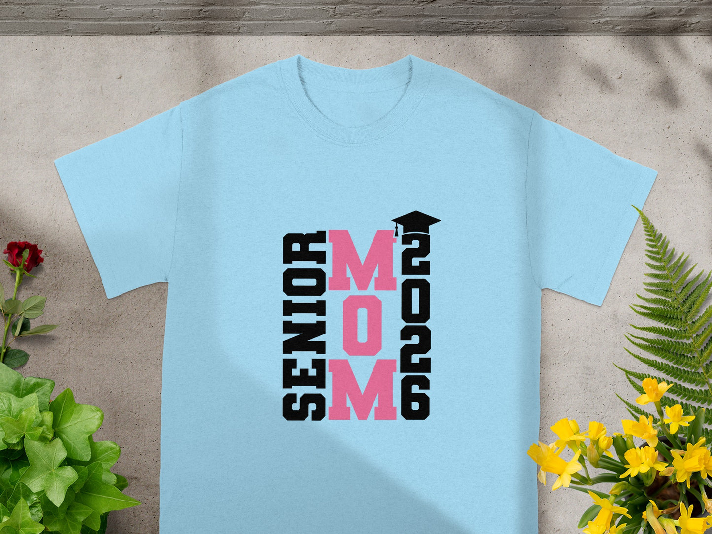 Senior MOM 2026 Graduation T-shirt for Proud Moms