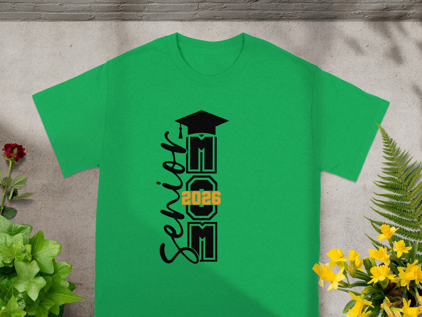 Senior Mom 2026 Graduation T-Shirt for Proud Parents